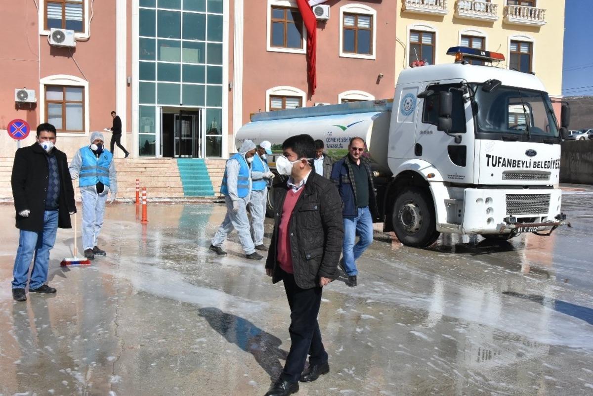 Tufanbeyli il&ccedil;esinde her mahalle dezenfekte ediliyor
