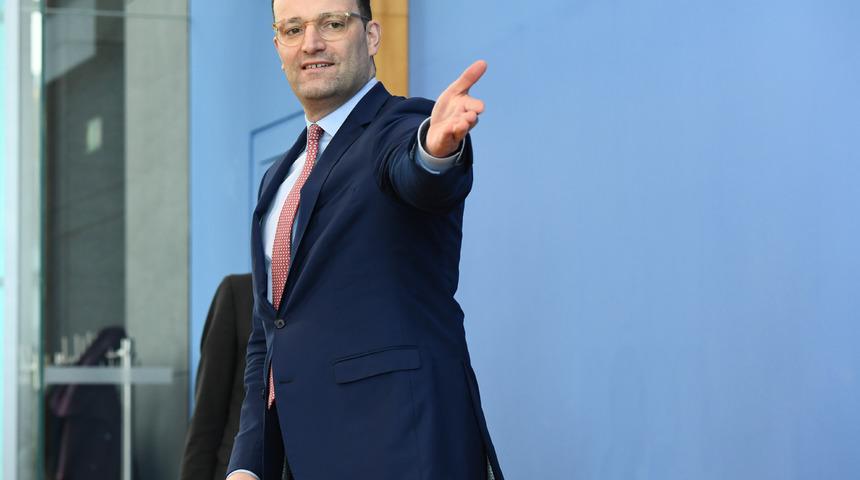 Almanya Sağlık Bakanı Spahn: Fırtına &ouml;ncesi sessizlik d&ouml;nemindeyiz