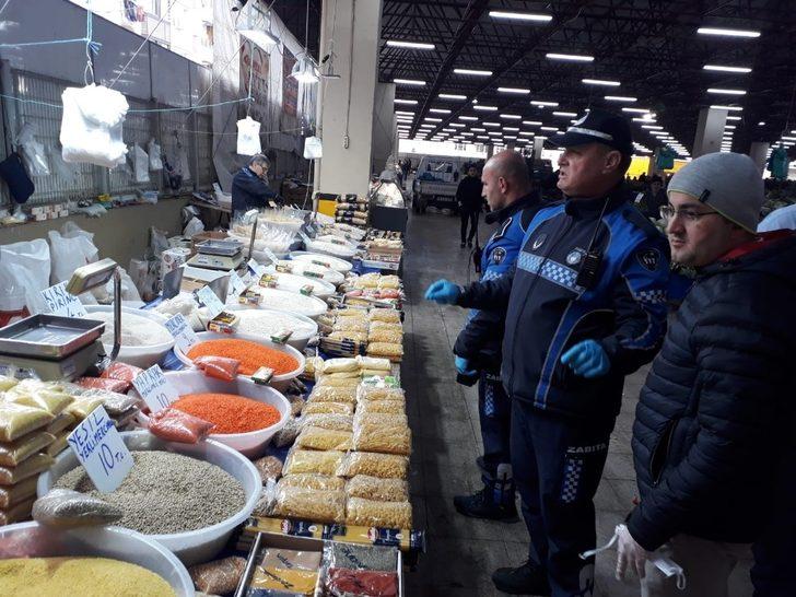 Bursa’da pazarcı esnafına eldiven ve maske denetimi G2