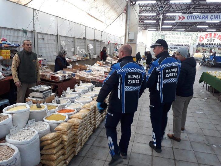 Bursa’da pazarcı esnafına eldiven ve maske denetimi G4