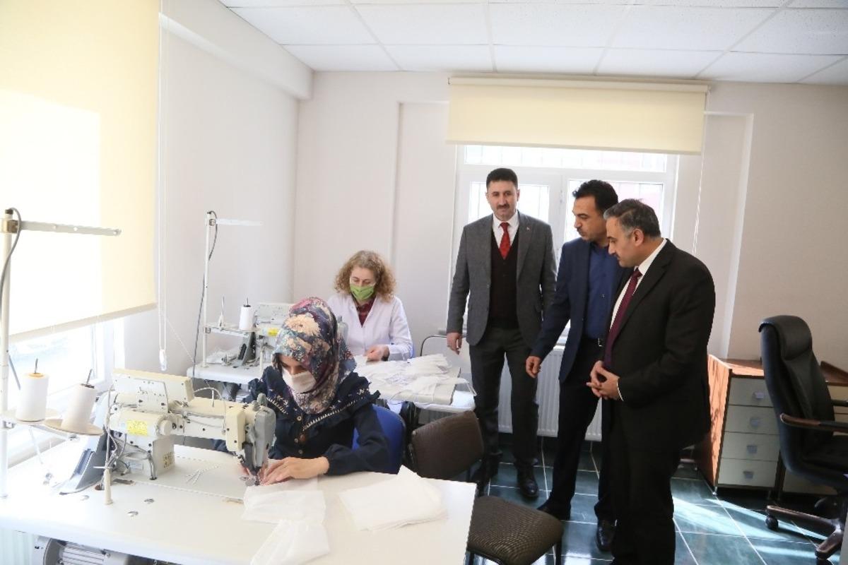 Develi Belediyesi&rsquo;nden ekiplere maske desteği