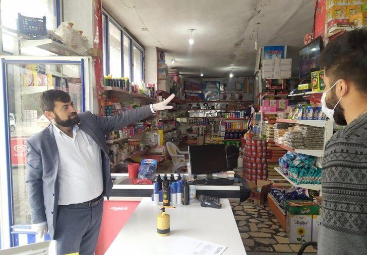 Kasayı kapıya kurdu, müşteriden siparişleri kapıdan işaretle almaya başladı G1