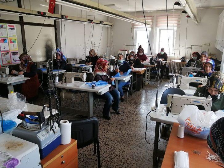Elazığ’da yüz koruyucu ve maske üretimi başladı G4