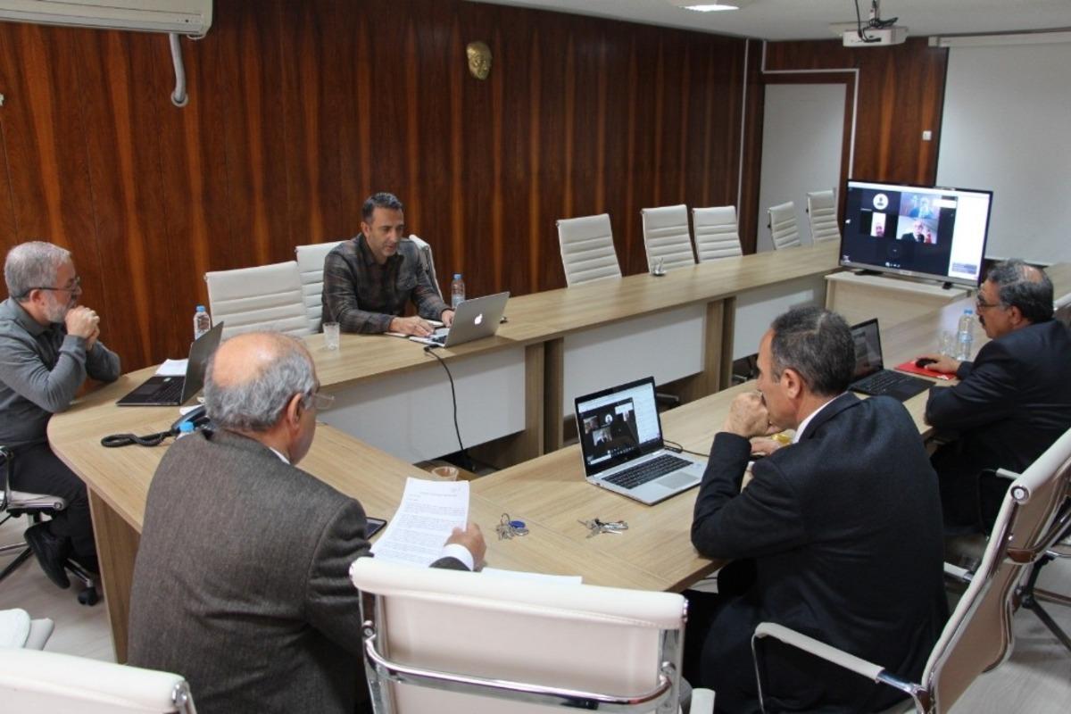 Fırat &Uuml;niversitesinde  telekonferanslı toplantı