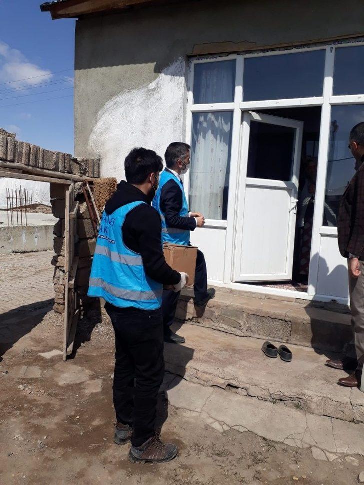 Van Müftülüğü görevlileri yaşlılar için sahaya indi G2