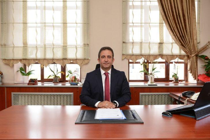 Çorum’da bankları kaldırdı, kameriyelerin etrafına şerit çekildi G1