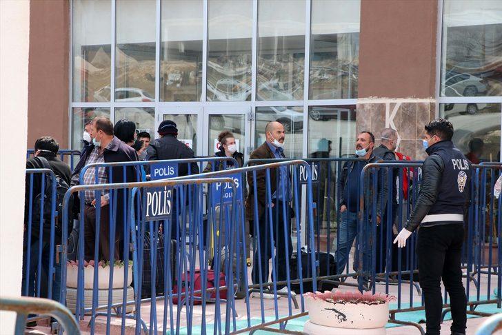 GÜNCELLEME - Yurt dışından gelen 168 kişi Bolu'da yurda yerleştirildi G1