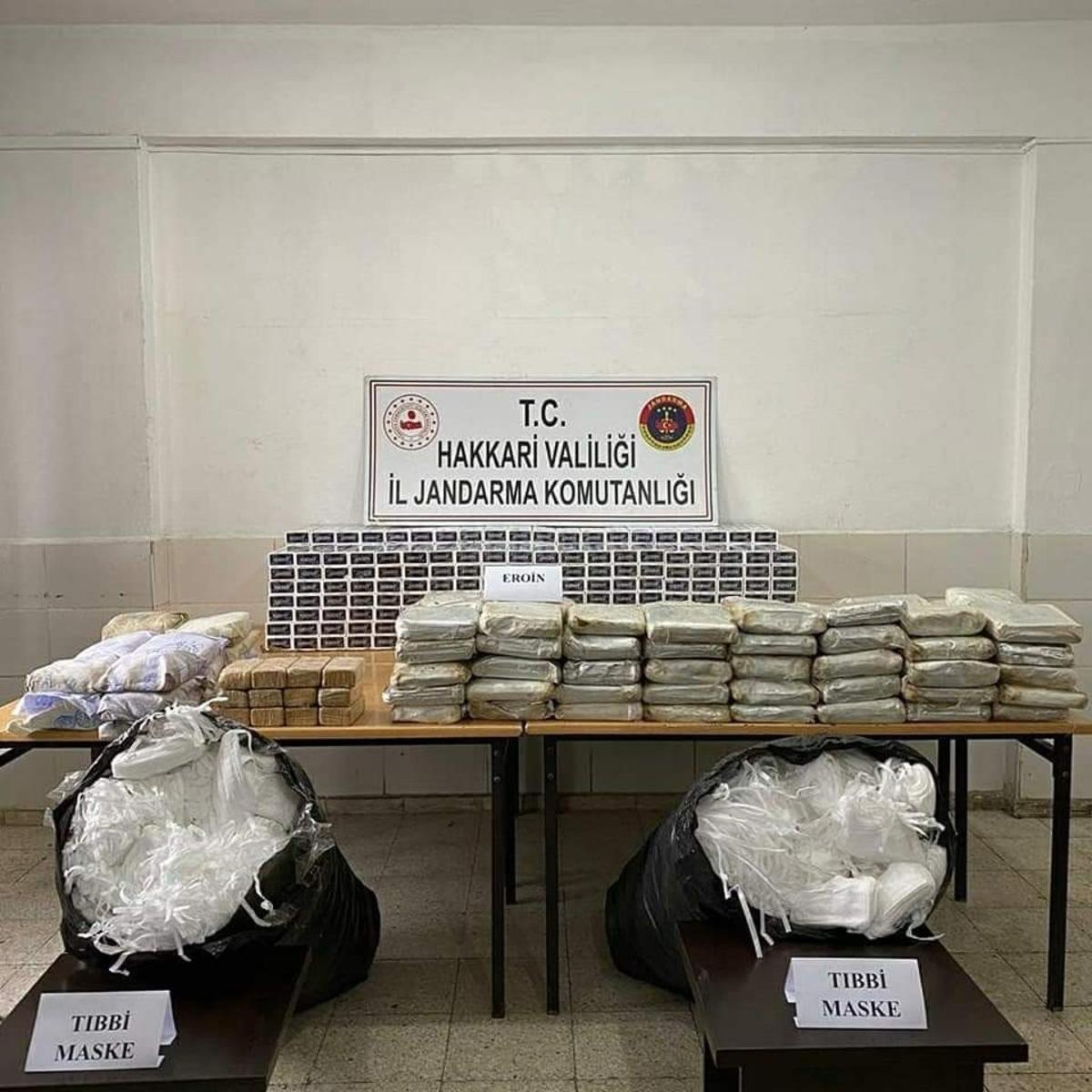 Y&uuml;ksekova&rsquo;da 177 kilo eroin ile 10 bin adet tıbbi maske ele ge&ccedil;irildi