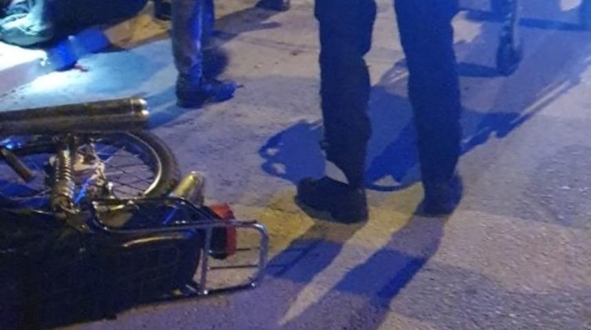 Isparta’da kamyonet motosiklete çarptı: 3 yaralı