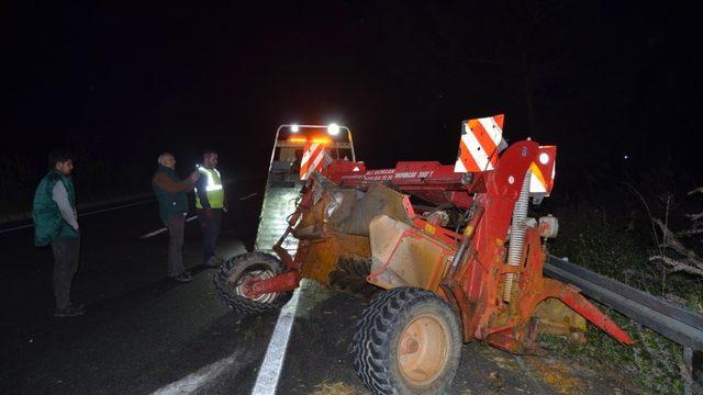 Söke’de tır traktöre çarptı; 1 yaralı