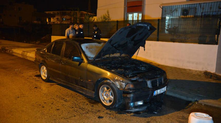 Otomobili kundaklayıp sahibinin evine ateş açtı
