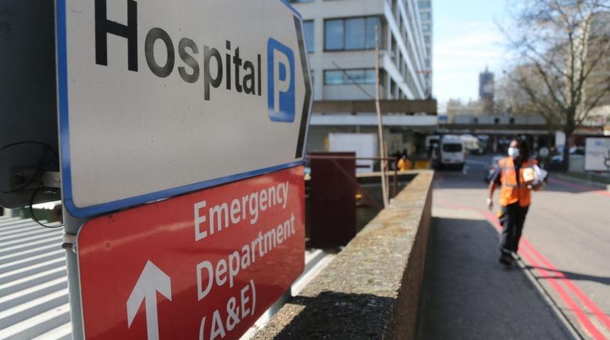 Koronavir&uuml;s: 'Kanser hastasıyım, İngiltere&rsquo;de salgın nedeniyle kemoterapi tedavim durduruldu'