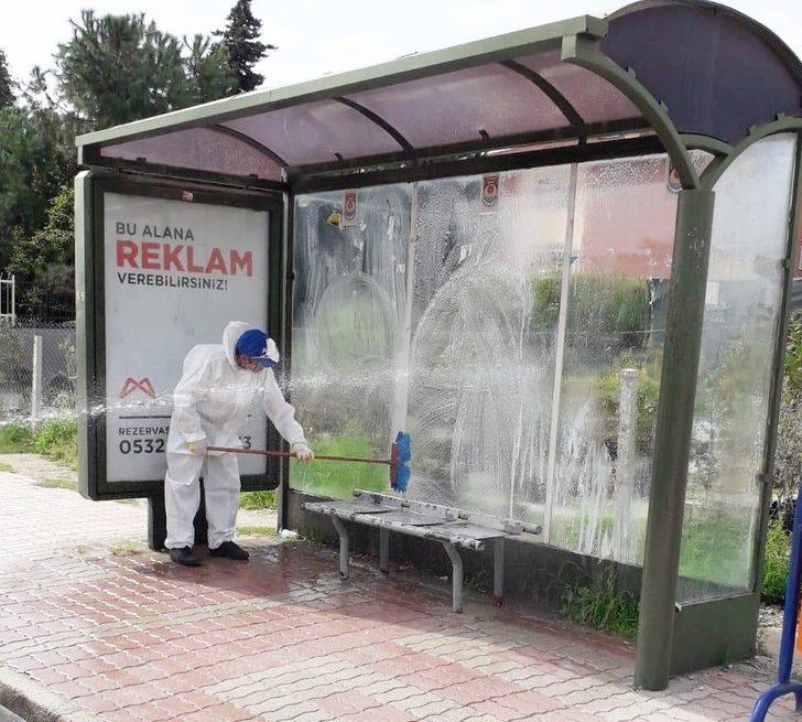 Tarsus’ta caddeler dezenfekte ediliyor G2