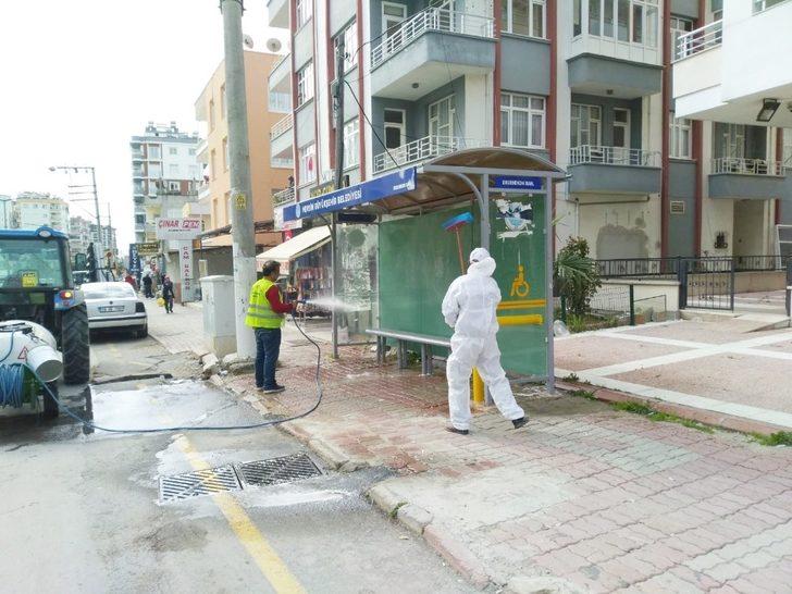 Tarsus’ta caddeler dezenfekte ediliyor G4
