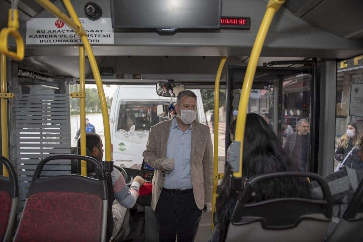 Mersin&rsquo;de zabıta ekipleri korona vir&uuml;s&uuml;ne karşı toplu taşıma ara&ccedil;larını denetleyior