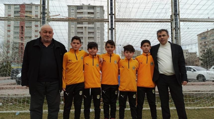 Minik oyunculardan &rsquo;&rsquo;Evde kal &ccedil;ağrısı&rsquo;&rsquo;