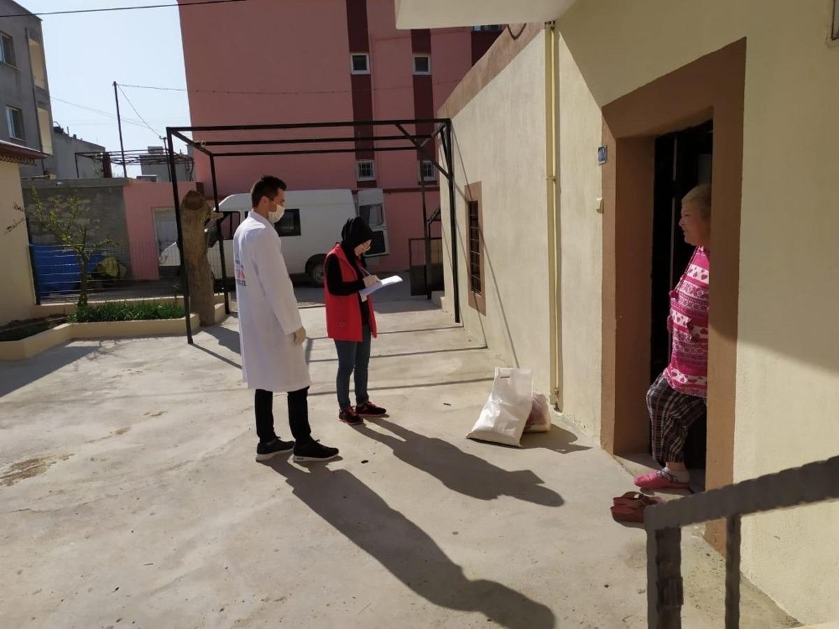 Mersin&rsquo;de yaşlıların ihtiya&ccedil;larını "Vefa Sosyal Destek Grubu" karşılıyor