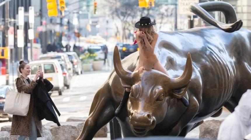 İnsanlar can, o çıplak poz derdinde