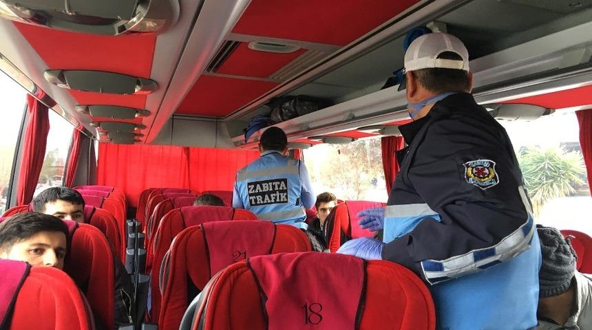 İzmir otogarında virüse karşı yolcu denetimi