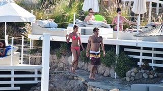 Tayanç Ayaydın iskelede aşka geldi