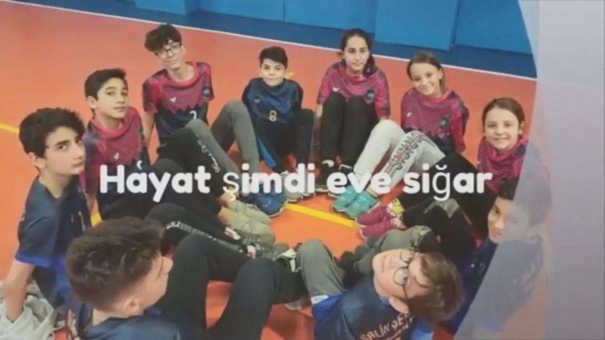 Bursa&rsquo;da &ouml;ğretmenlerden &ouml;ğrencilere &lsquo;Evde Kal&rsquo; &ccedil;ağrısı