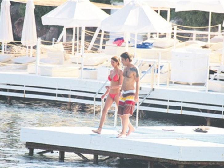 Tayanç Ayaydın iskelede aşka geldi G3