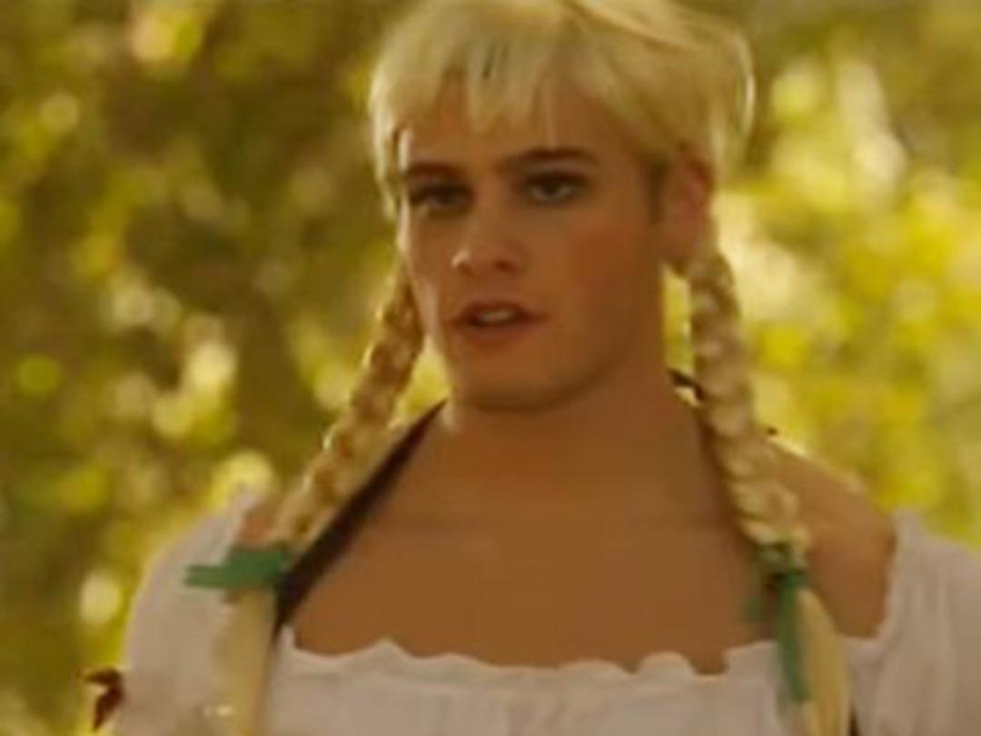 Kerem B&uuml;rsin'i hi&ccedil; b&ouml;yle g&ouml;rmediniz