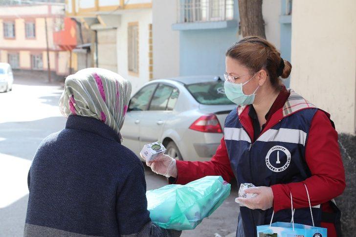 Şahinbey’de koronaya karşı zeytin yağlı sabun dağıtıldı G3