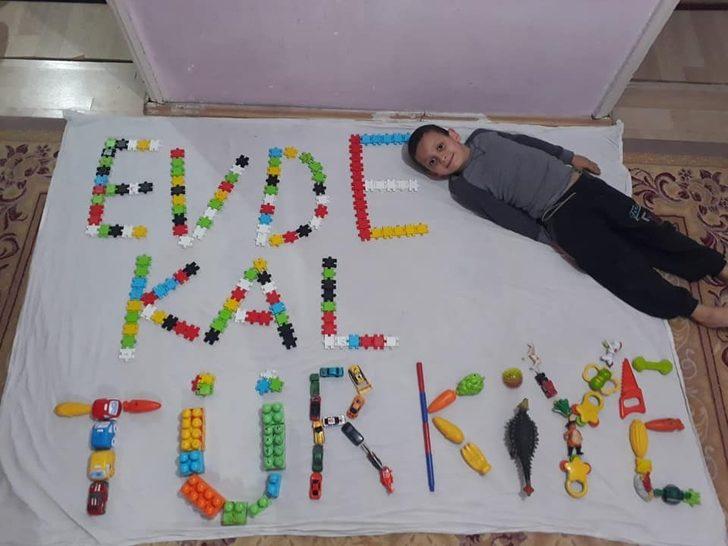 Küçük öğrencilerinden oyuncakları ile ‘Evde Kal’ çağrısı G2