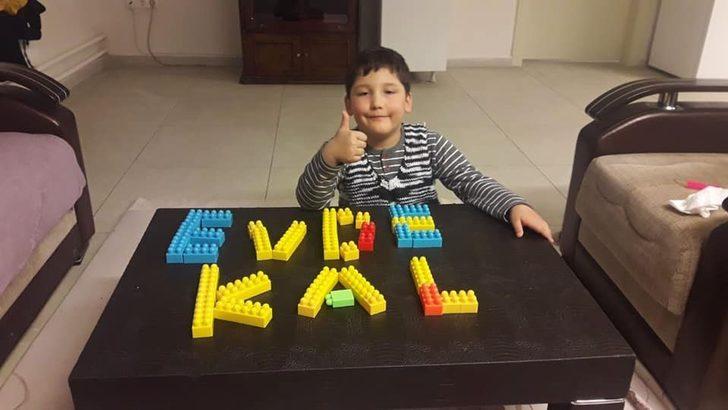 Küçük öğrencilerinden oyuncakları ile ‘Evde Kal’ çağrısı G3