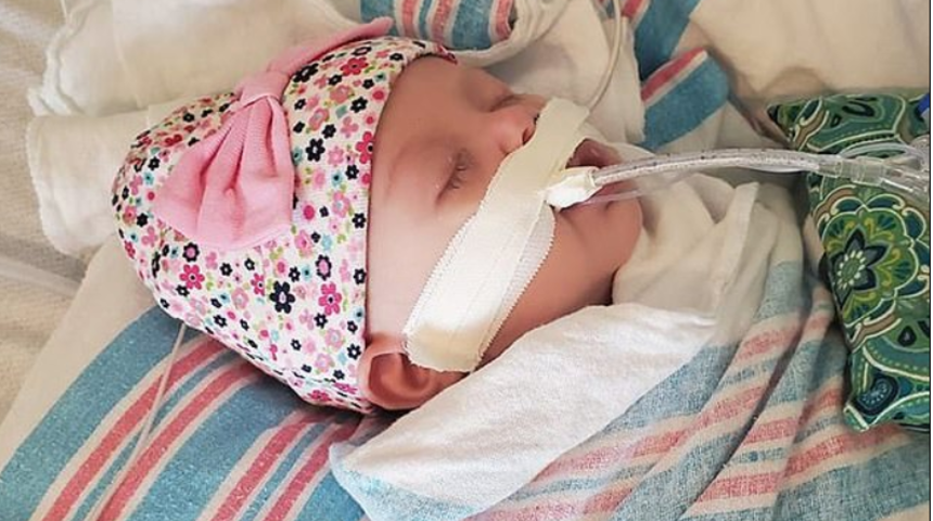 Koronavir&uuml;s nedeniyle tedavi g&ouml;ren 2 aylık bebek y&uuml;rek burktu