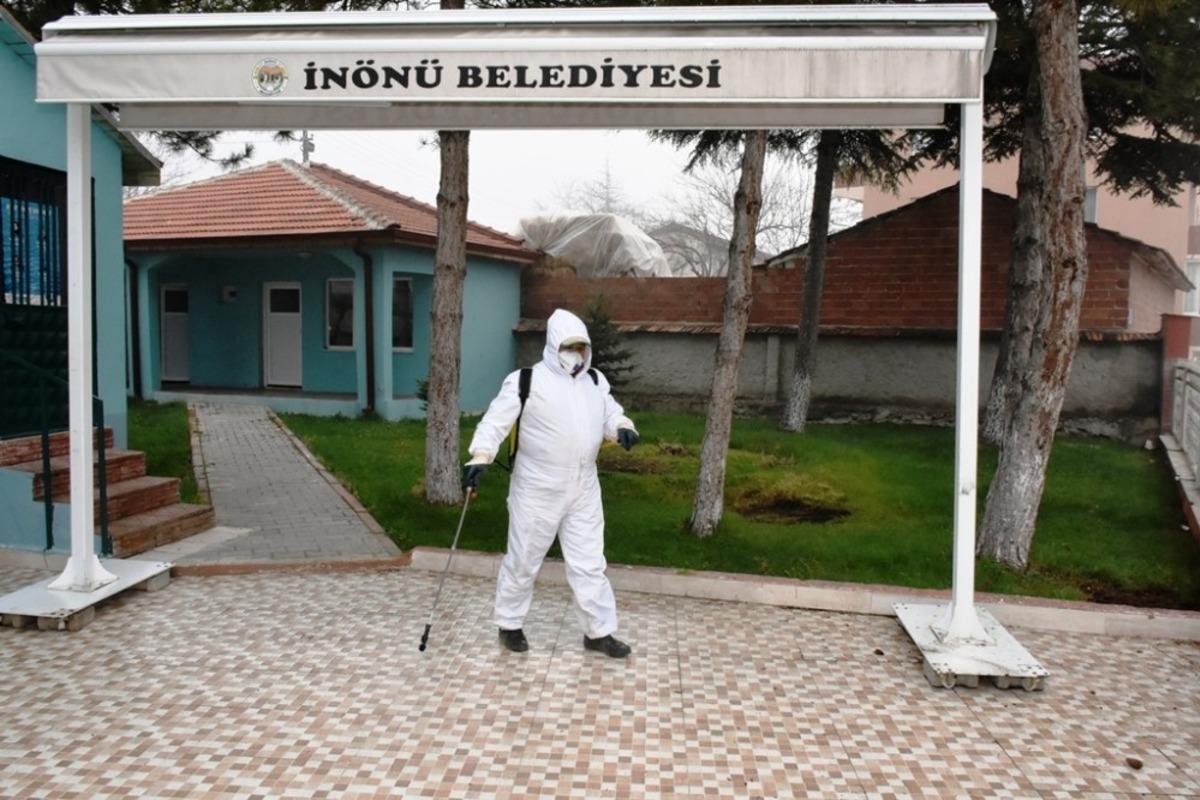 İn&ouml;n&uuml;&rsquo;de dezenfekte &ccedil;alışmaları aralıksız devam ediyor