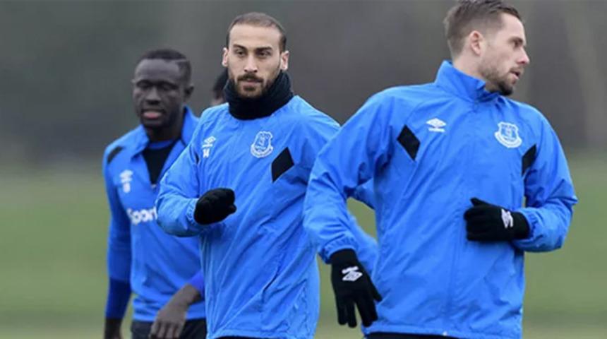 Everton forması giyen Oumar Niasse, koronavir&uuml;s uyarısını dinlemedi!