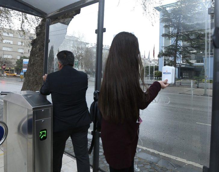 Gaziantep’te otobüs ve tramvaylara sosyal mesafe şeridi G2