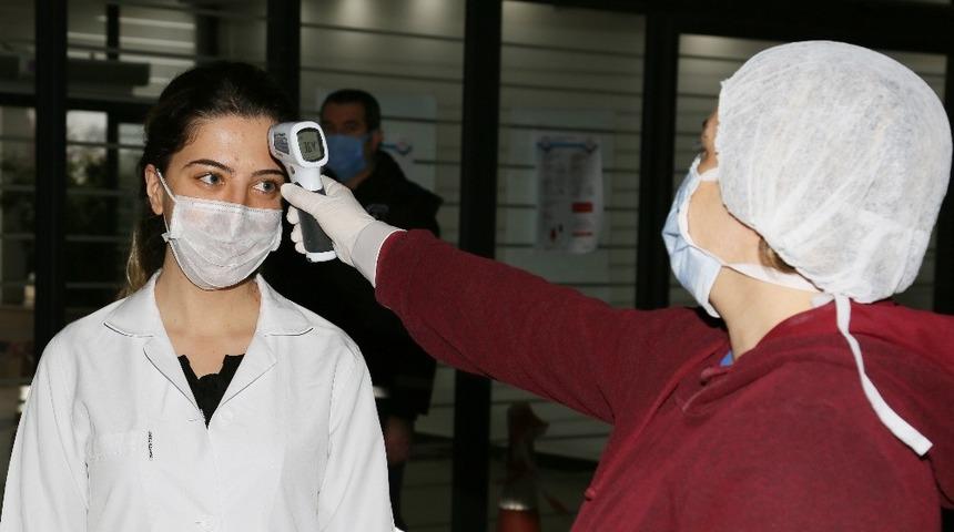 AD&Uuml; Hastanesi Korona vir&uuml;se karşı tedbirlerini s&uuml;rd&uuml;r&uuml;yor