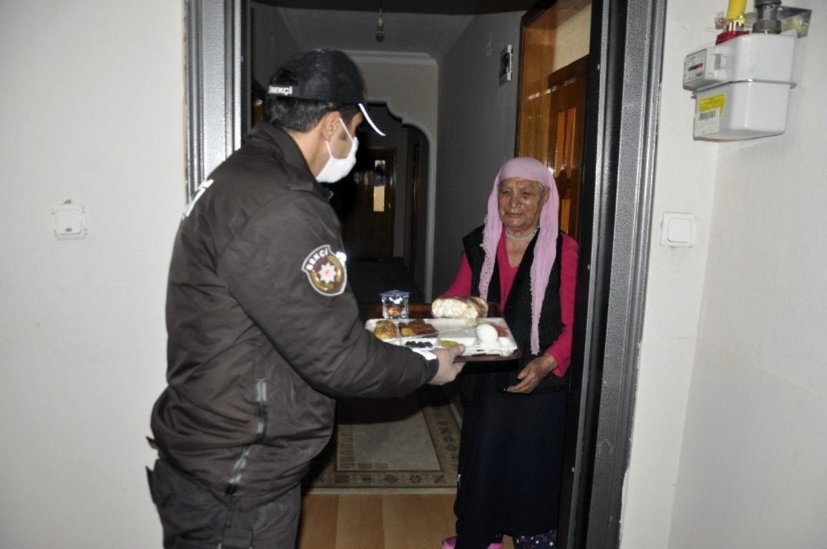 Tunceli&rsquo;de 65 yaş &uuml;st&uuml; vatandaşların evlerine kahvaltı servisi