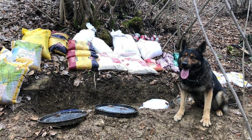 Bitlis&rsquo;te ter&ouml;r &ouml;rg&uuml;t&uuml;ne ait sığınak ve yaşam malzemesi ele ge&ccedil;irildi