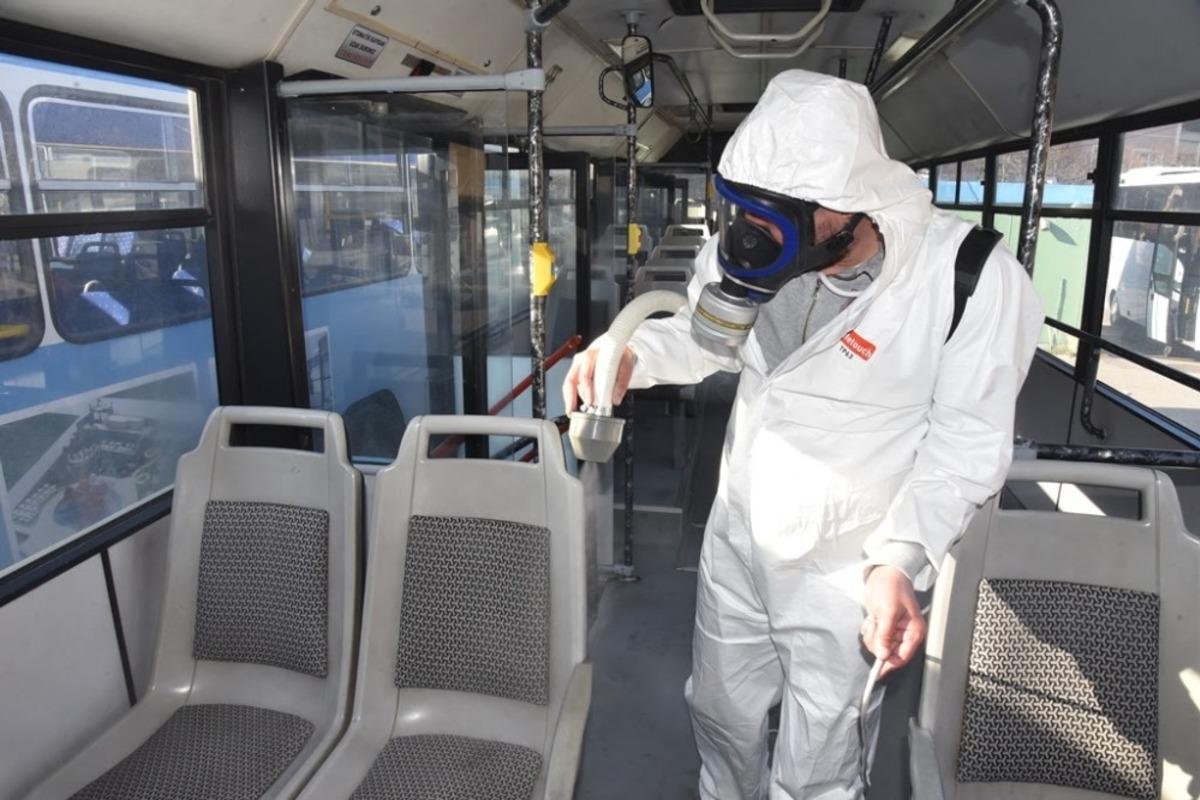 İzmit&rsquo;te y&uuml;zlerce nokta korona vir&uuml;se karşı ila&ccedil;landı