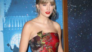 Taylor Swift koronavirüs krizinden etkilenen hayranlarına 3'er bin dolar dağıttı