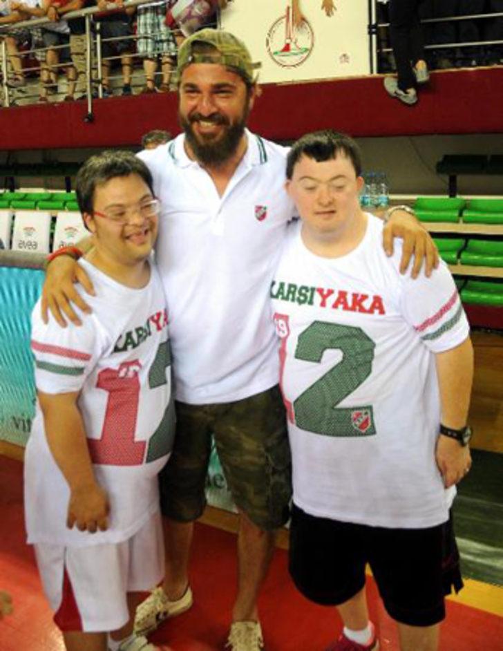 Heyecanlı taraftar Engin Altan G2