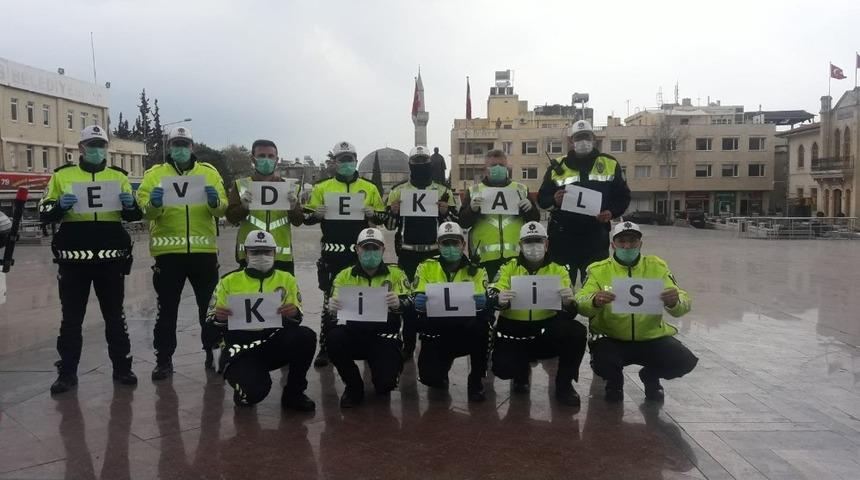 Trafik polislerinden ’evde kal’ çağrısına destek