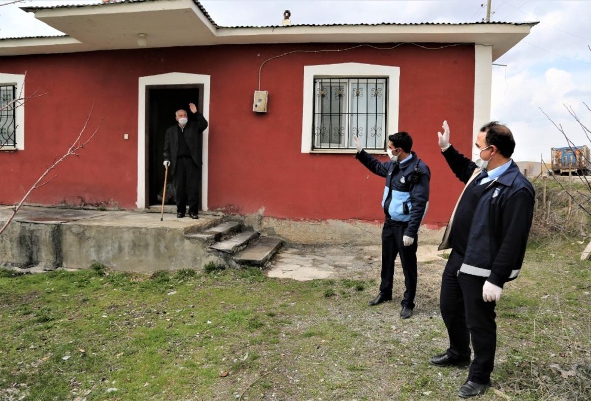 Tuşba Belediyesi ekiplerinden &ouml;rnek davranış