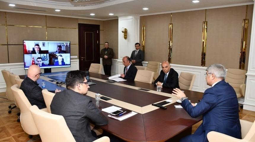 Vali G&uuml;rel, kaymakamlarla korona vir&uuml;s tedbirlerini değerlendirdi