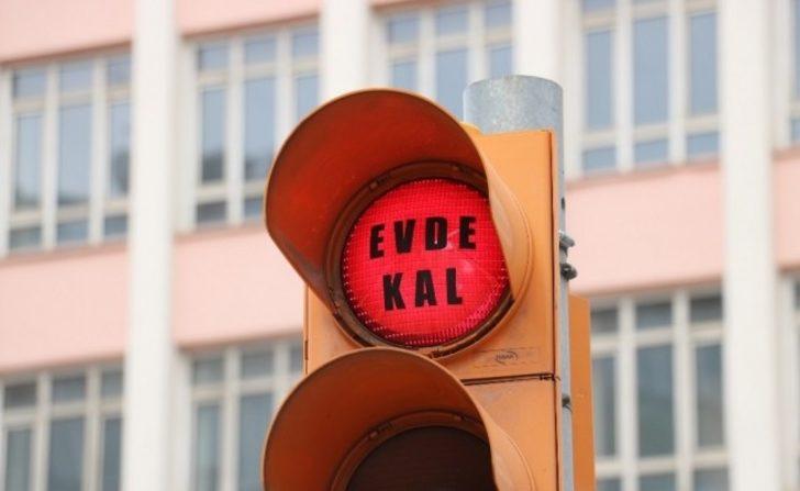 Kırmızı ışıkta ’evde kal’ yeşil ışıkta ’eve git’ çağrısı G1