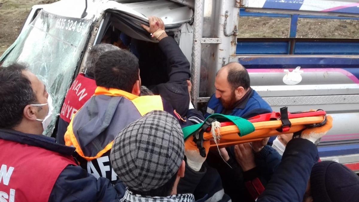 Tatvan&rsquo;da trafik kazası: 1 yaralı