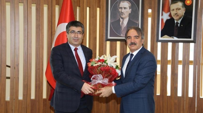 NEV&Uuml; Rekt&ouml;r&uuml; Prof. Dr. Semih Aktekin g&ouml;reve başladı