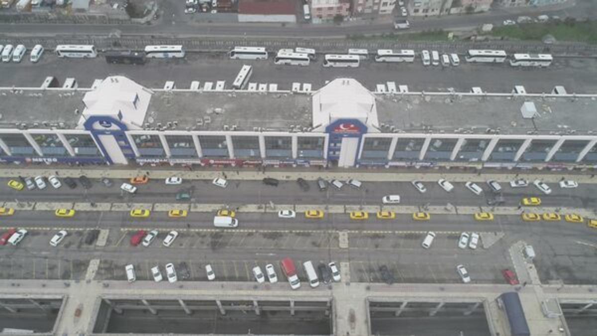 Seyahat kısıtlamasının ardından 15 Temmuz Demokrasi Otogarı'nda seferler iptal edildi