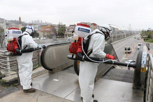 Kocaeli’de üstgeçitler düzenli olarak dezenfekte ediliyor