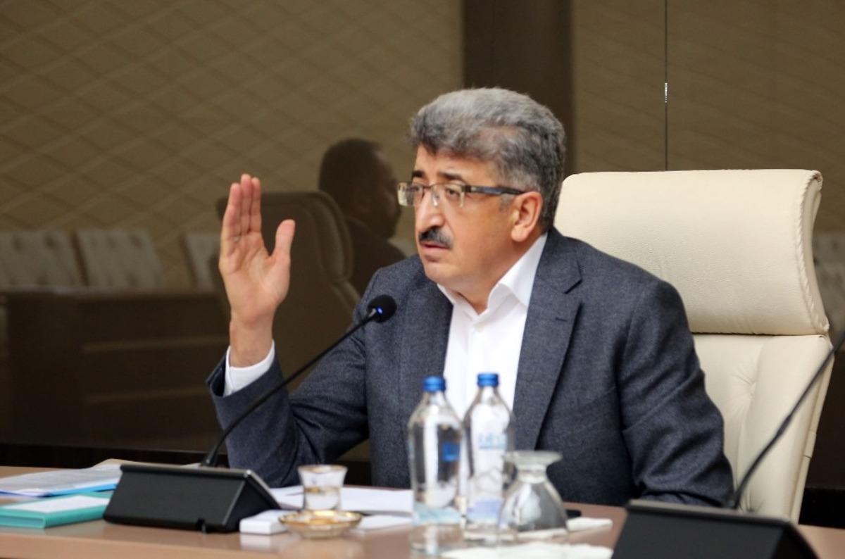 Van&rsquo;da il idare kurulu korona vir&uuml;s g&uuml;ndemiyle toplandı