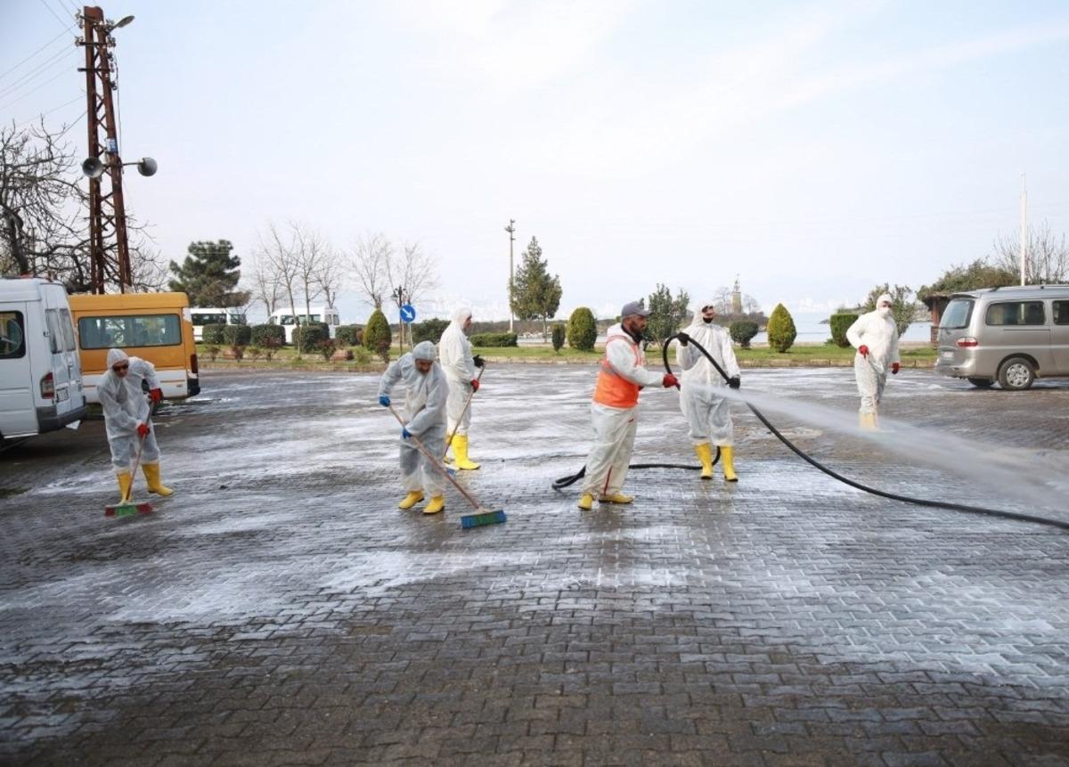 Şehrin d&ouml;rt bir yanı dezenfekte ediliyor